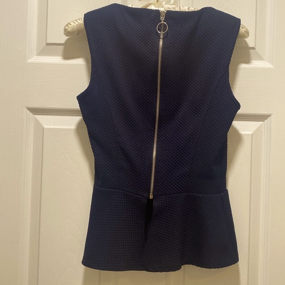 Peplum sleeveless top with zip back - Picture 2 of 2